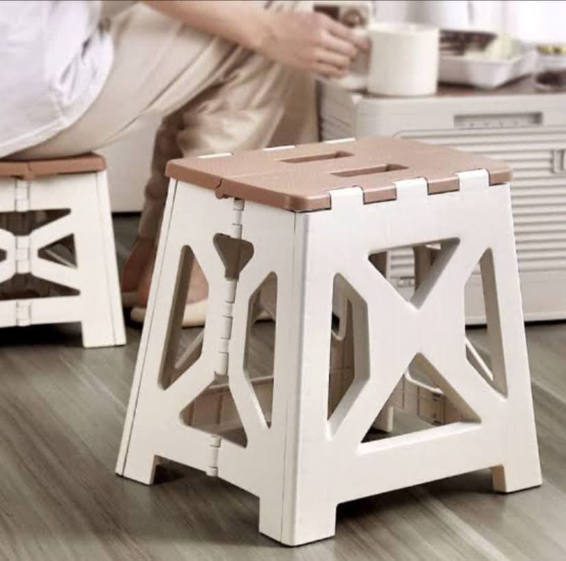 ተጣጣፊ ወንበር Folding chair
