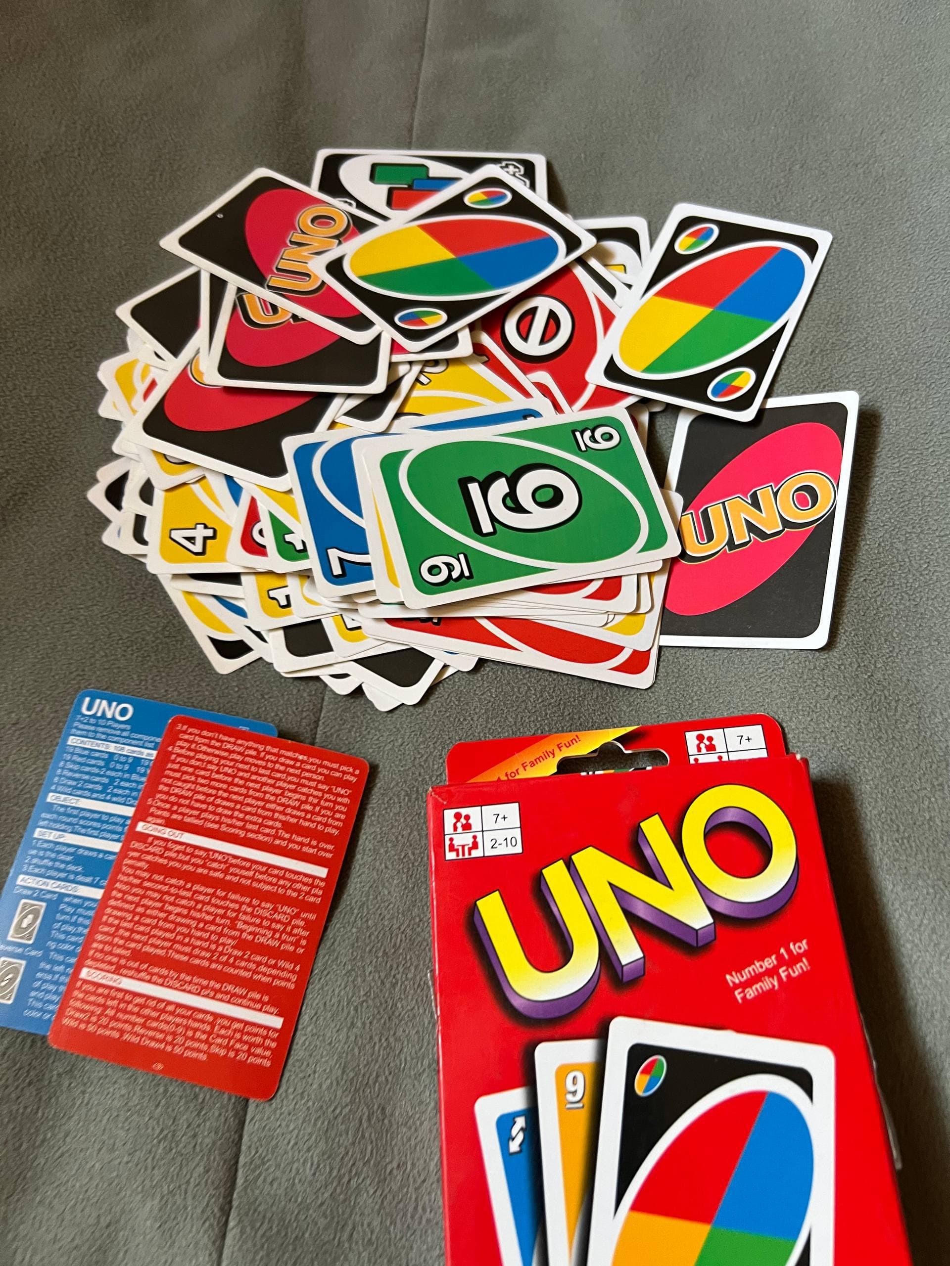 UNO Classic Card Game. Family Fun Game for Kids & Adults